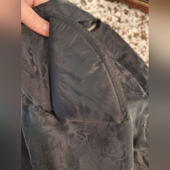 Silx‎ black floral silk top size 1x vintage - Picture 8 of 10